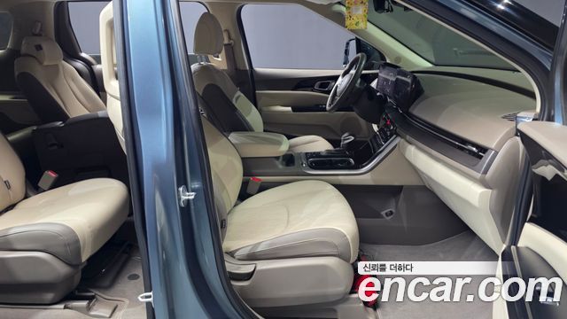 Kia Canival 2021 — photo 17