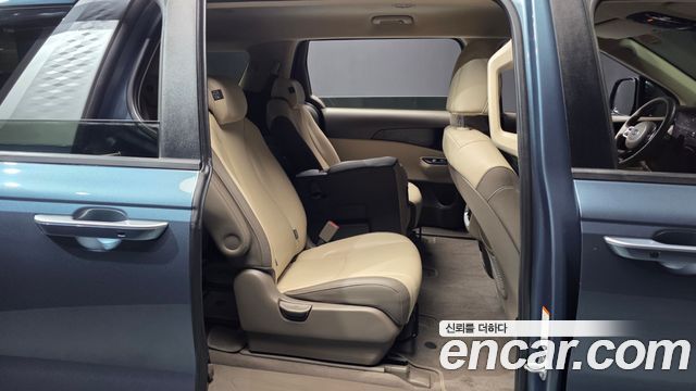 Kia Canival 2021 — photo 18