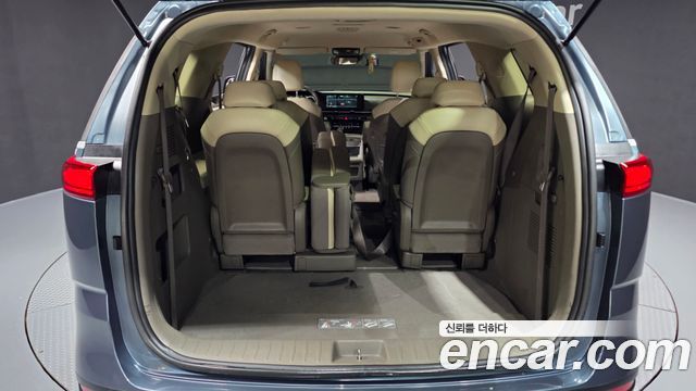 Kia Canival 2021 — photo 26