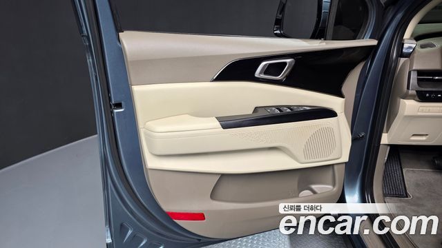 Kia Canival 2021 — photo 14