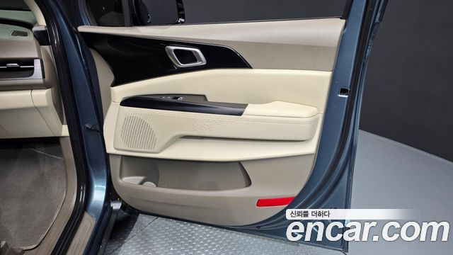 Kia Canival 2021 — photo 15