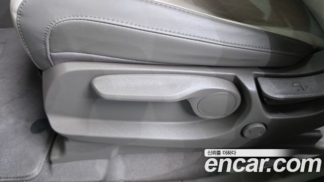 Kia Canival 2021 — photo 31