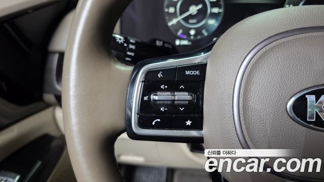 Kia Canival 2021 — photo 32