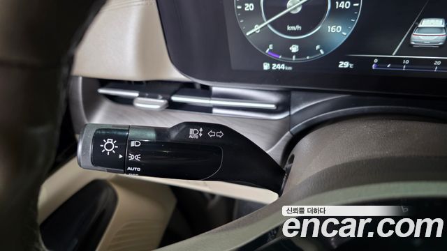 Kia Canival 2021 — photo 35