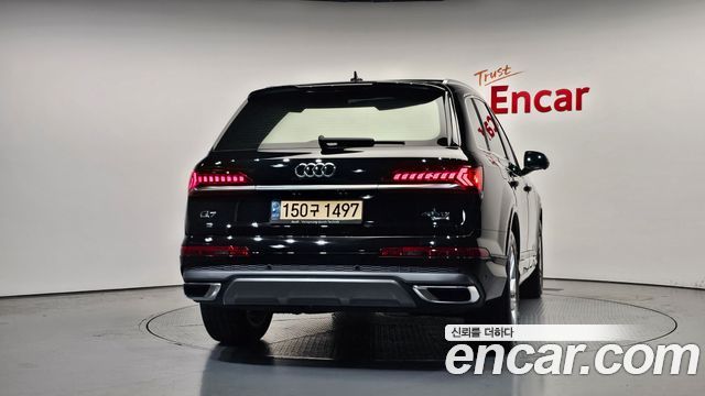 Audi Q7 2022 — photo 4