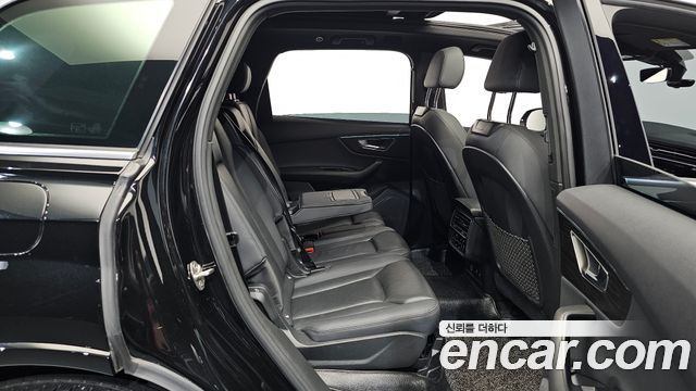 Audi Q7 2022 — photo 18