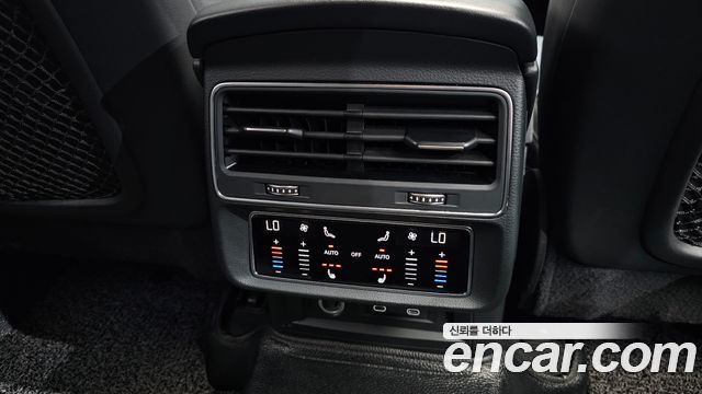 Audi Q7 2022 — photo 25
