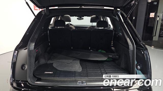Audi Q7 2022 — photo 26