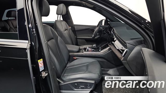 Audi Q7 2022 — photo 16