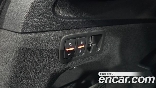 Audi Q7 2022 — photo 30