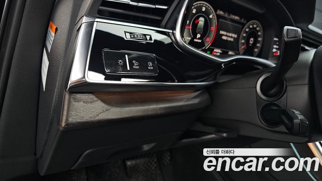 Audi Q7 2022 — photo 32