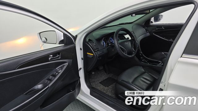 Hyundai Sonata 2013 — photo 13
