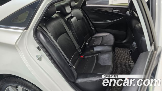 Hyundai Sonata 2013 — photo 17