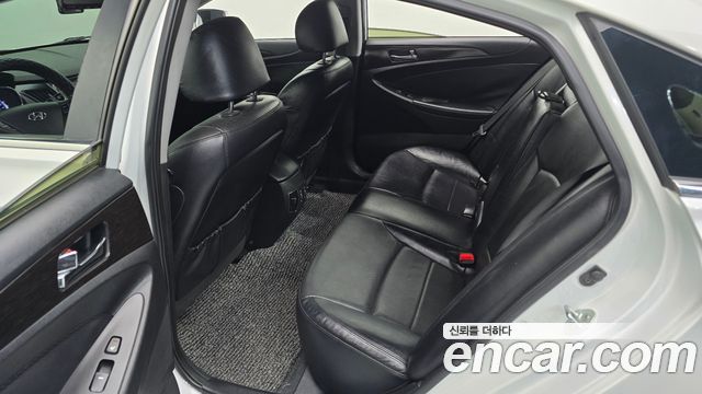 Hyundai Sonata 2013 — photo 18