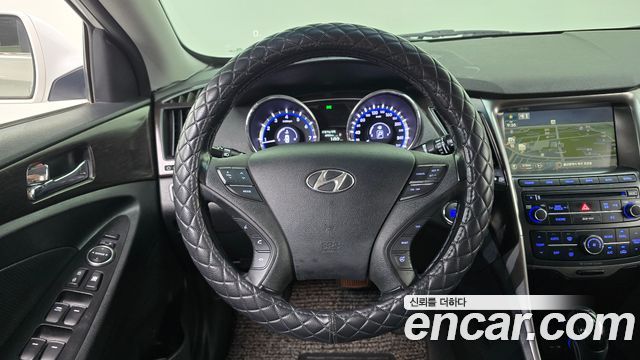Hyundai Sonata 2013 — photo 19