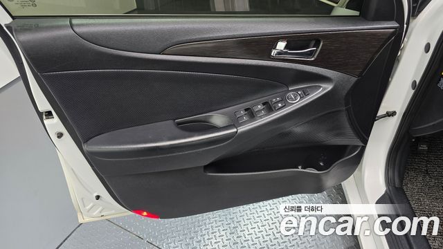 Hyundai Sonata 2013 — photo 14