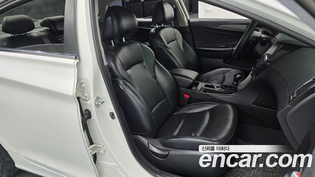 Hyundai Sonata 2013 — photo 16