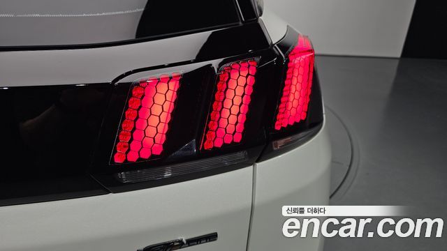 Peugeot 3008 2019 — photo 9
