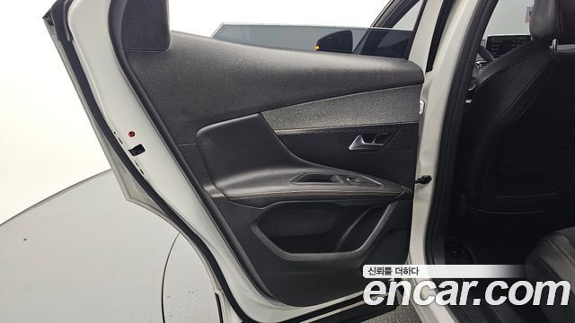 Peugeot 3008 2019 — photo 15