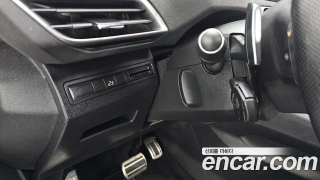 Peugeot 3008 2019 — photo 28