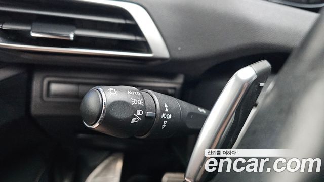 Peugeot 3008 2019 — photo 30