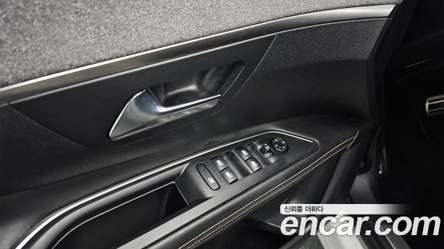 Peugeot 3008 2019 — photo 33