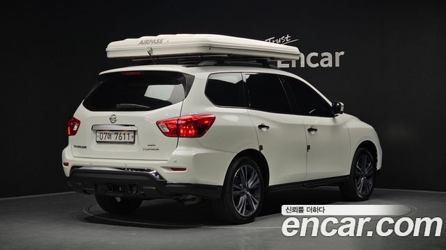 Nissan Pathfinder 2018 — photo 2