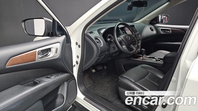 Nissan Pathfinder 2018 — photo 17