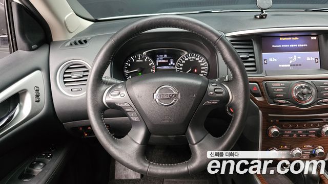 Nissan Pathfinder 2018 — photo 19