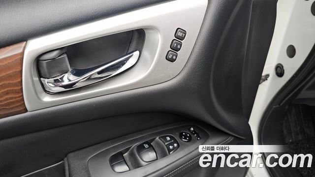 Nissan Pathfinder 2018 — photo 23