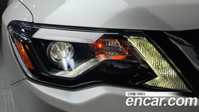 Nissan Pathfinder 2018 — photo 8