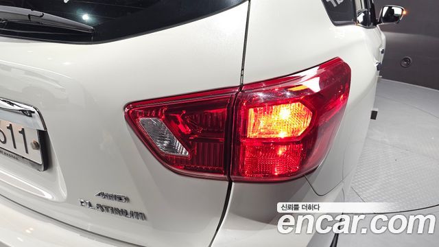 Nissan Pathfinder 2018 — photo 9
