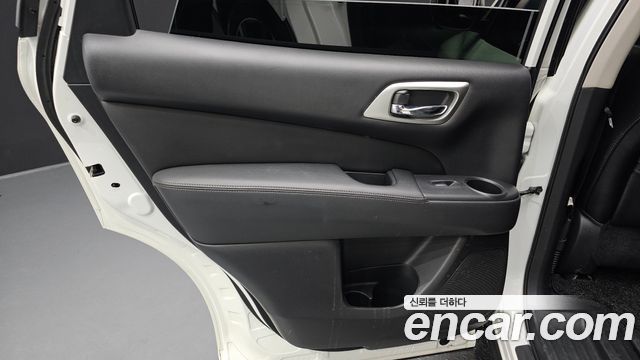 Nissan Pathfinder 2018 — photo 15