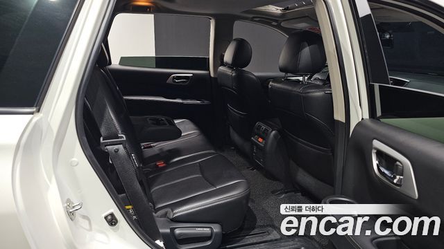 Nissan Pathfinder 2018 — photo 16