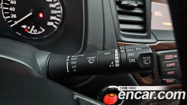 Nissan Pathfinder 2018 — photo 27