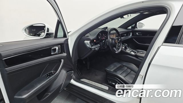 Porsche Panamera 2021 — photo 10