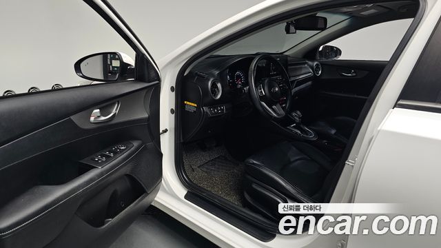 Kia K3 2021 — photo 13