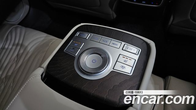Genesis G80 2022 — photo 25