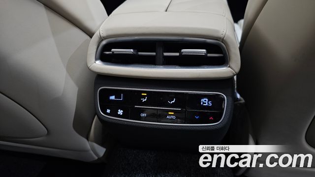 Genesis G80 2022 — photo 28