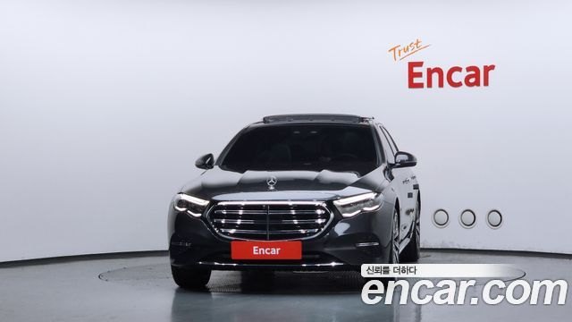 Mercedes-Benz E-Class 2024 — photo 3