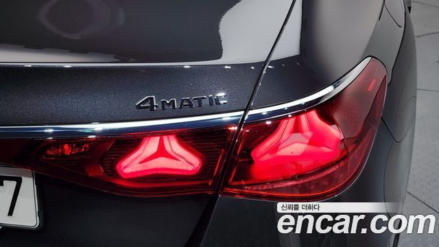 Mercedes-Benz E-Class 2024 — photo 9