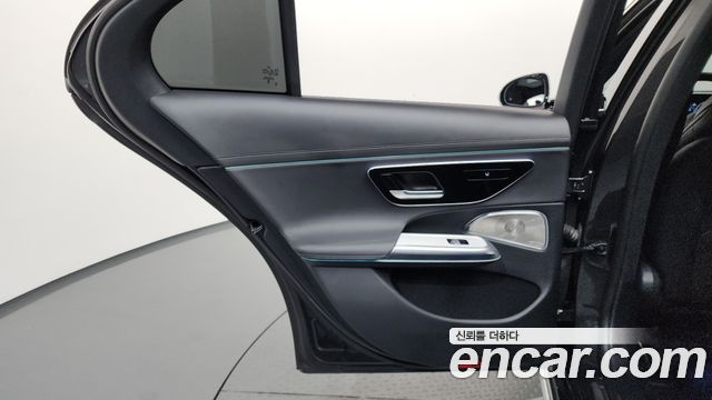 Mercedes-Benz E-Class 2024 — photo 15