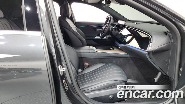 Mercedes-Benz E-Class 2024 — photo 16