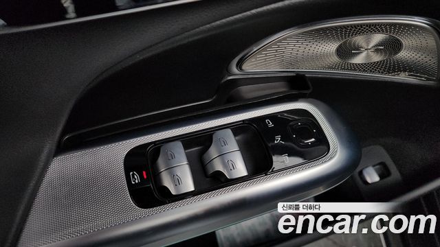 Mercedes-Benz E-Class 2024 — photo 28