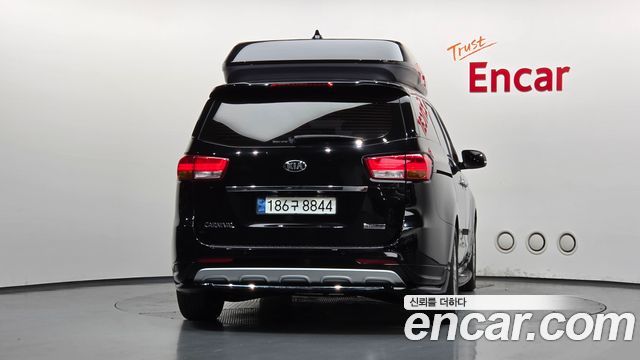 Kia Canival 2017 — photo 4