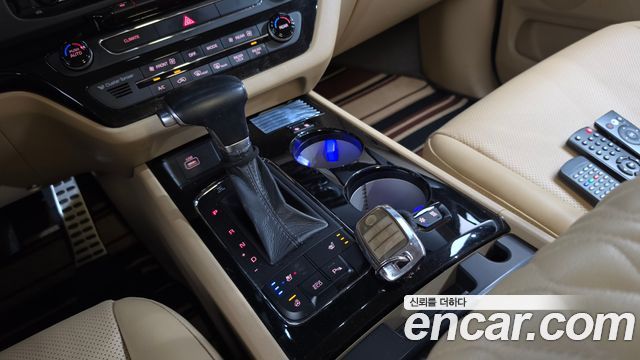 Kia Canival 2017 — photo 9