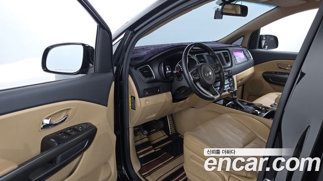 Kia Canival 2017 — photo 10