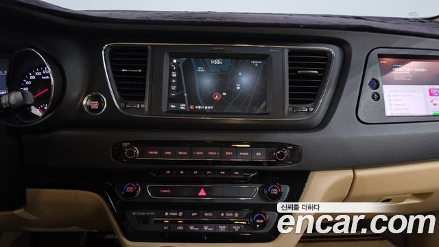 Kia Canival 2017 — photo 13
