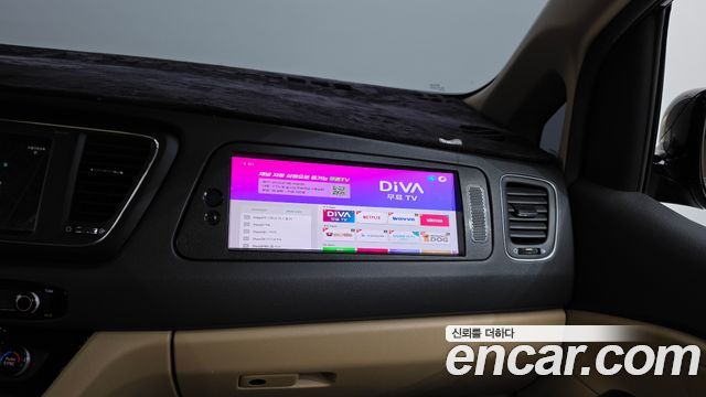Kia Canival 2017 — photo 15