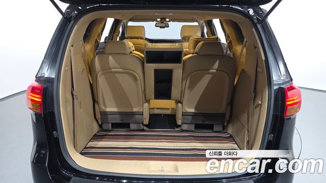 Kia Canival 2017 — photo 17